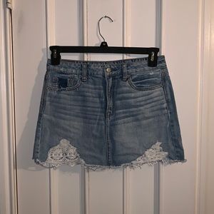 American eagle 🦅 distressed jean skirt